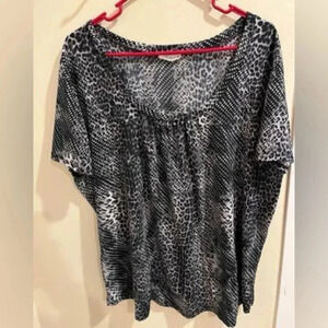 Aronia Size 3XL Leopard Print Scoop Neck Embellished Top
